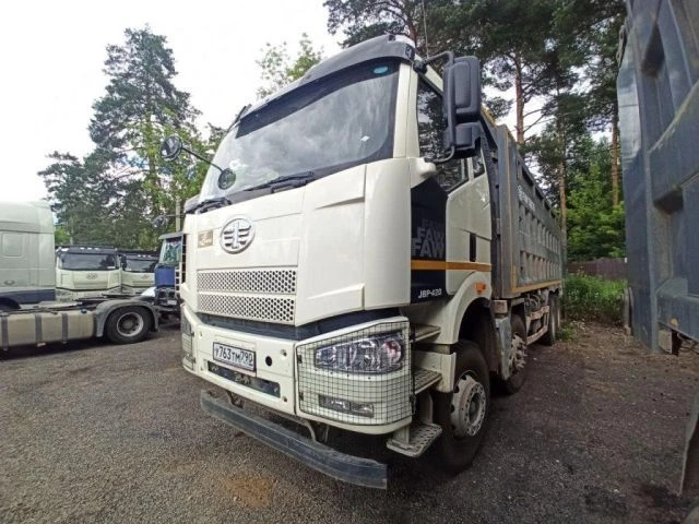  автомобиль - самосвал FAW J6