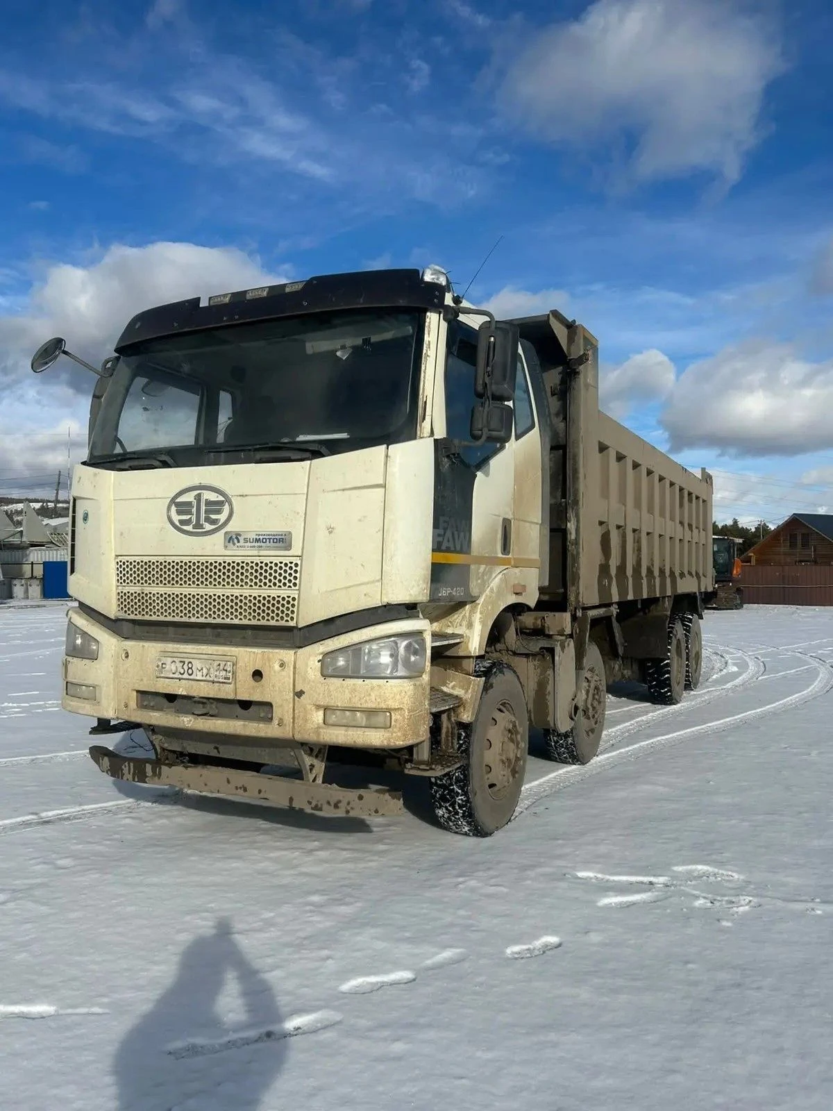 Самосвал FAW J6