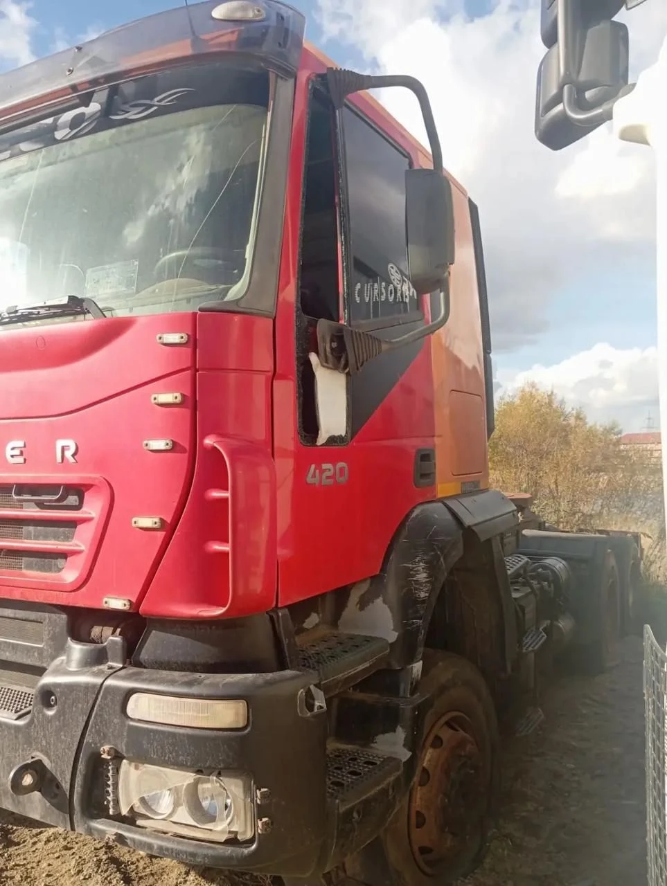 Cедельный тягач с КМУ IVECO-AMT MTGE3