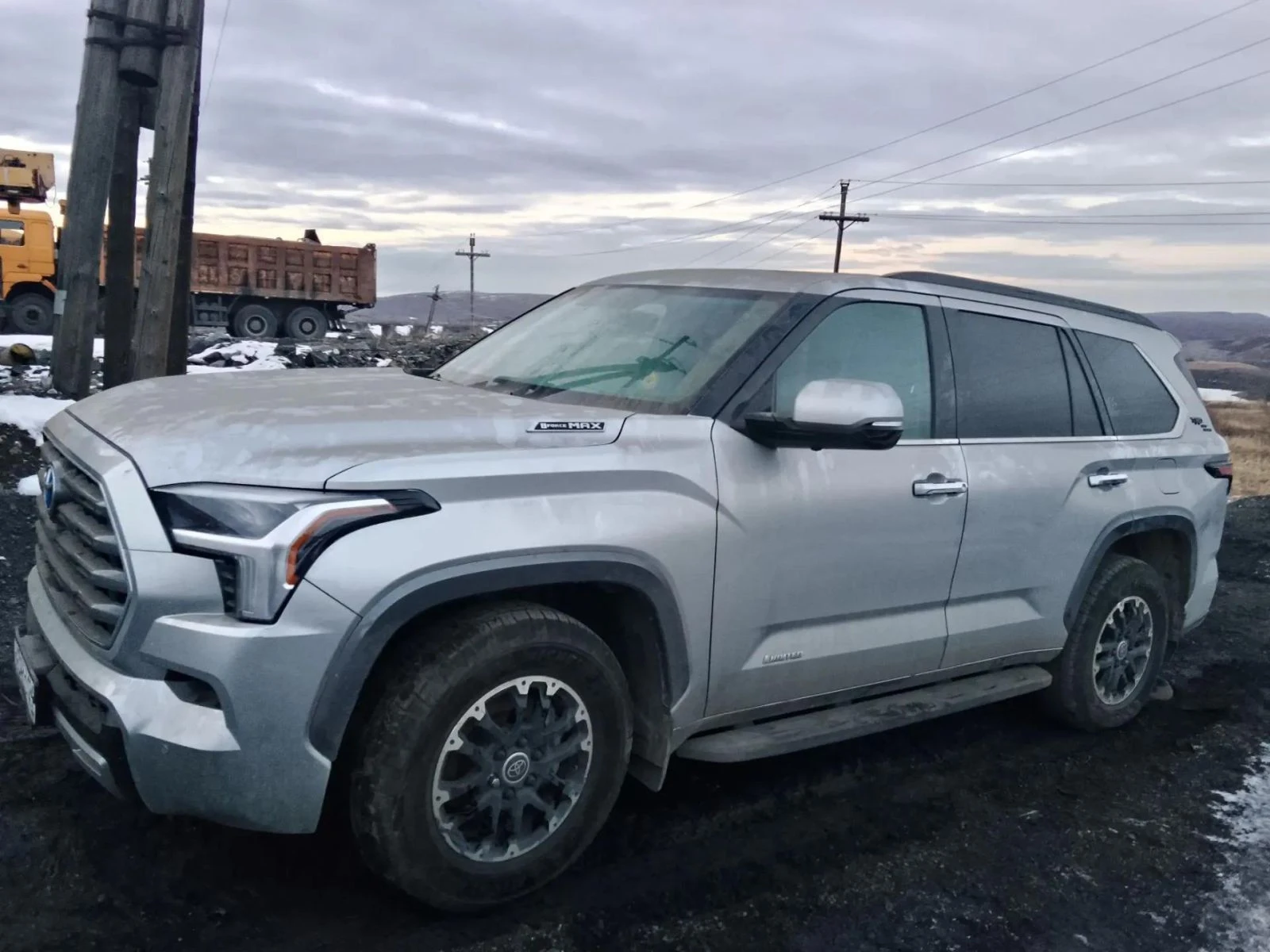 Легковой автомобиль Toyota Sequoia HYBRID