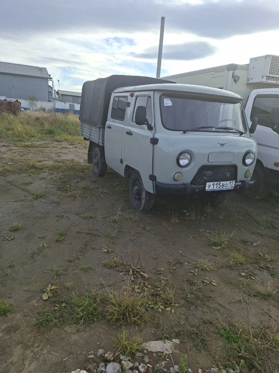 Автомобиль УАЗ 390945