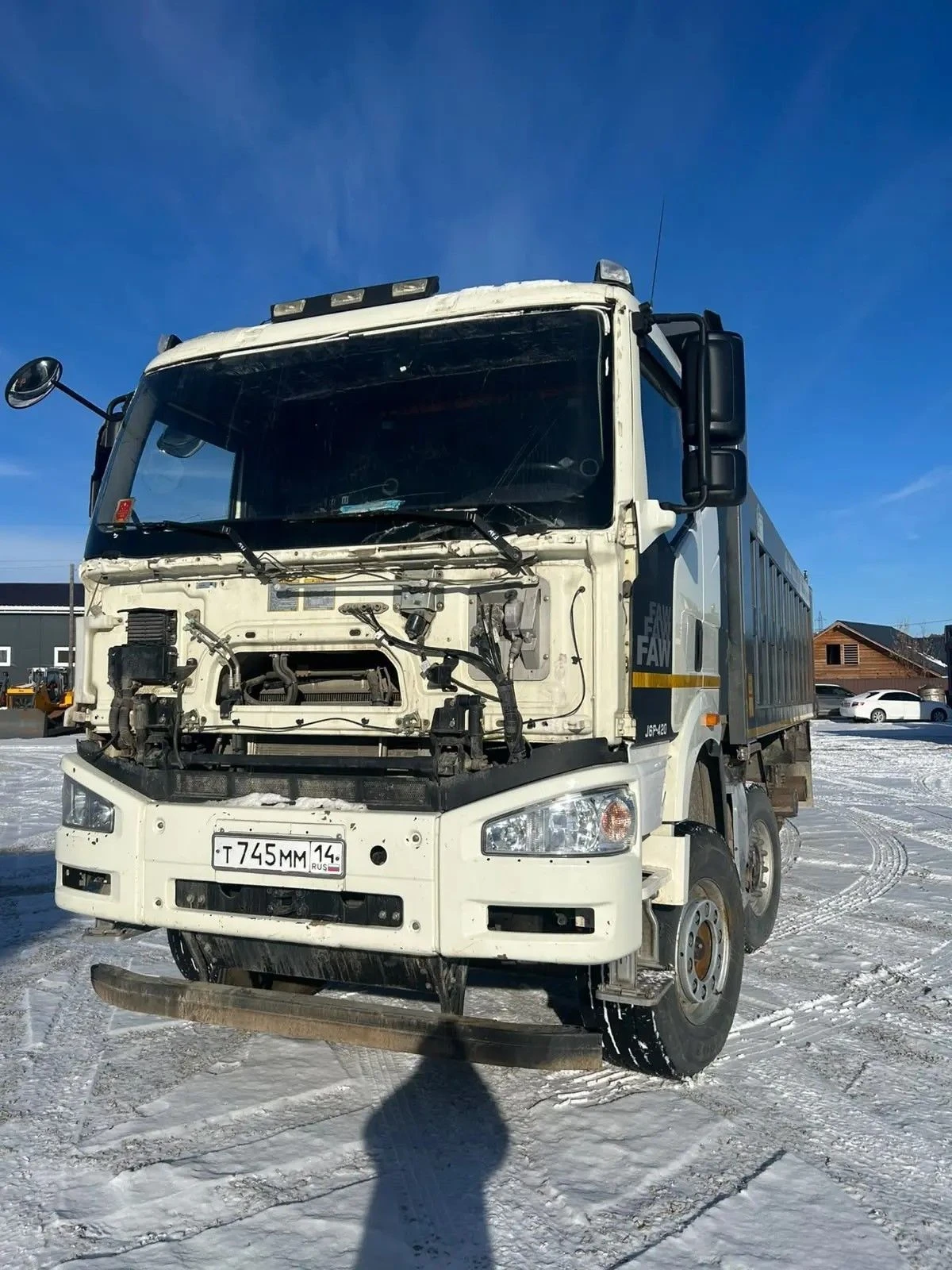 Самосвал FAW J6