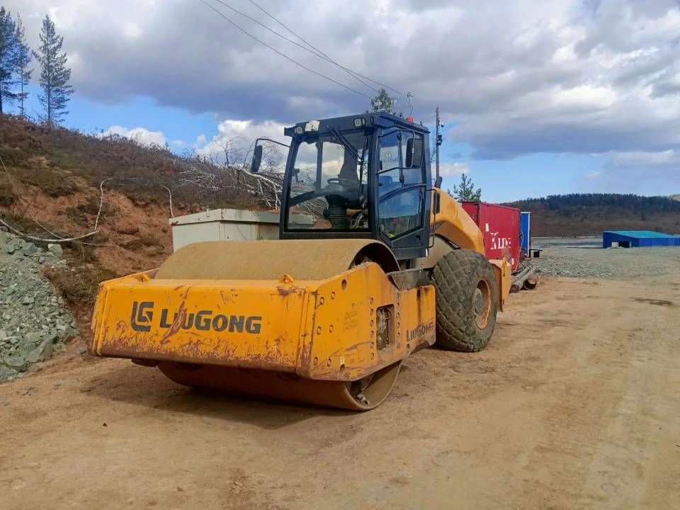 Каток грунтовый LIUGONG CLG6620E