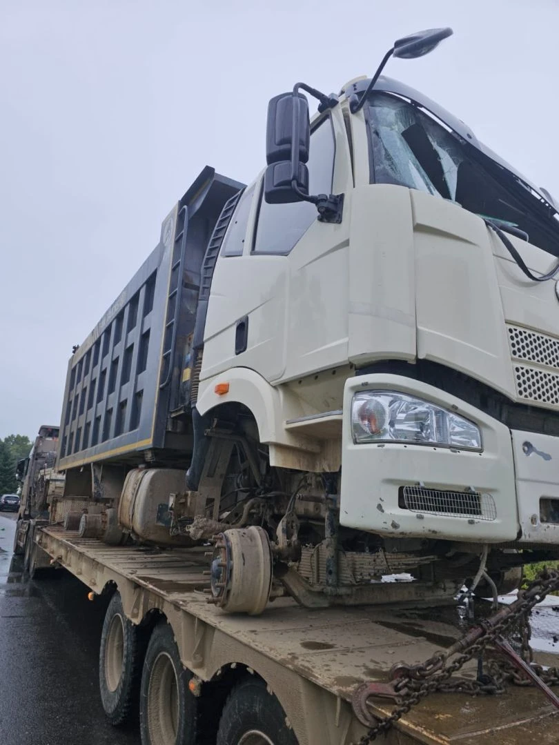  Самосвал FAW J6