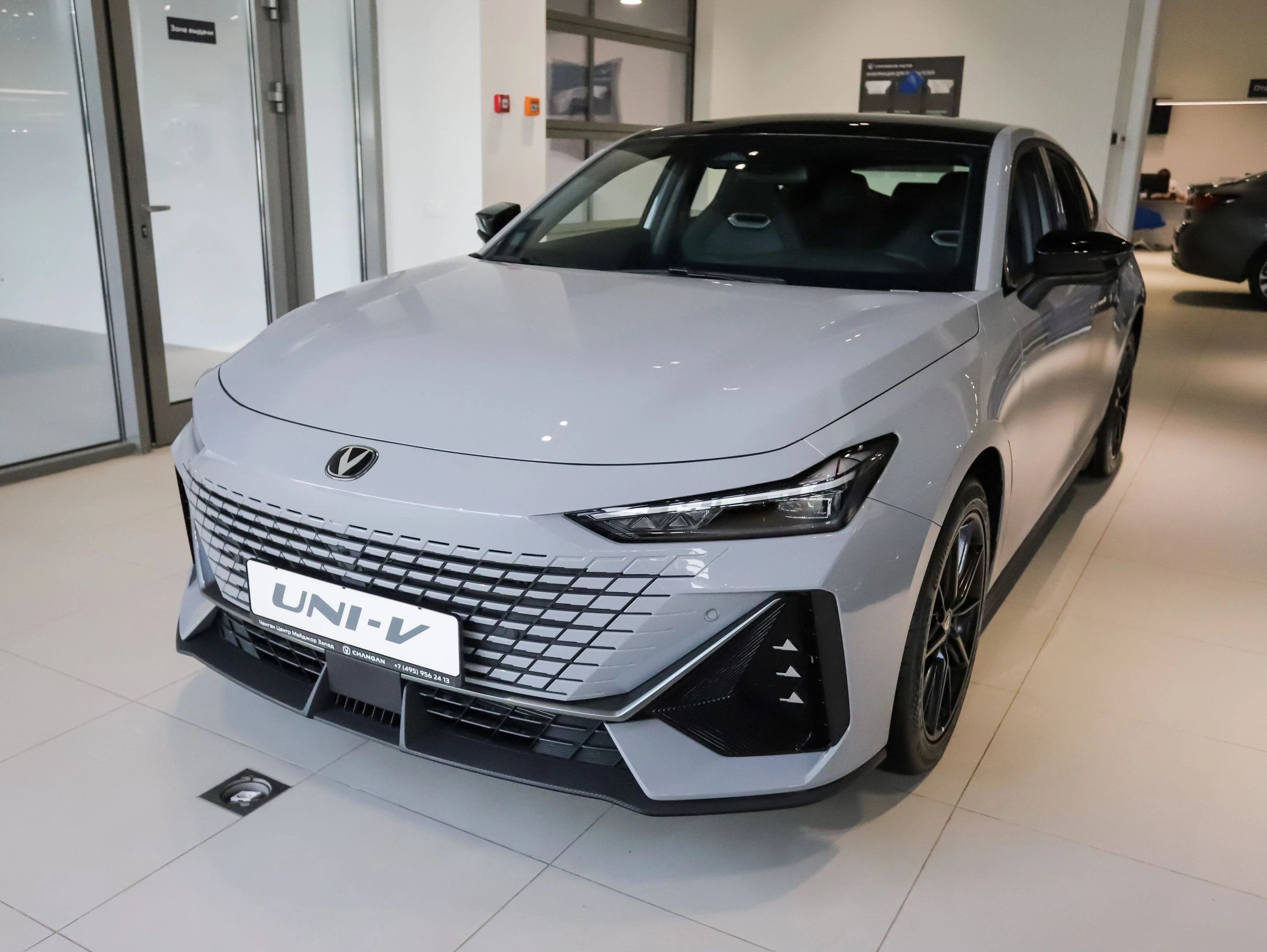 Changan Uni-V Техно 1.5Т АТ