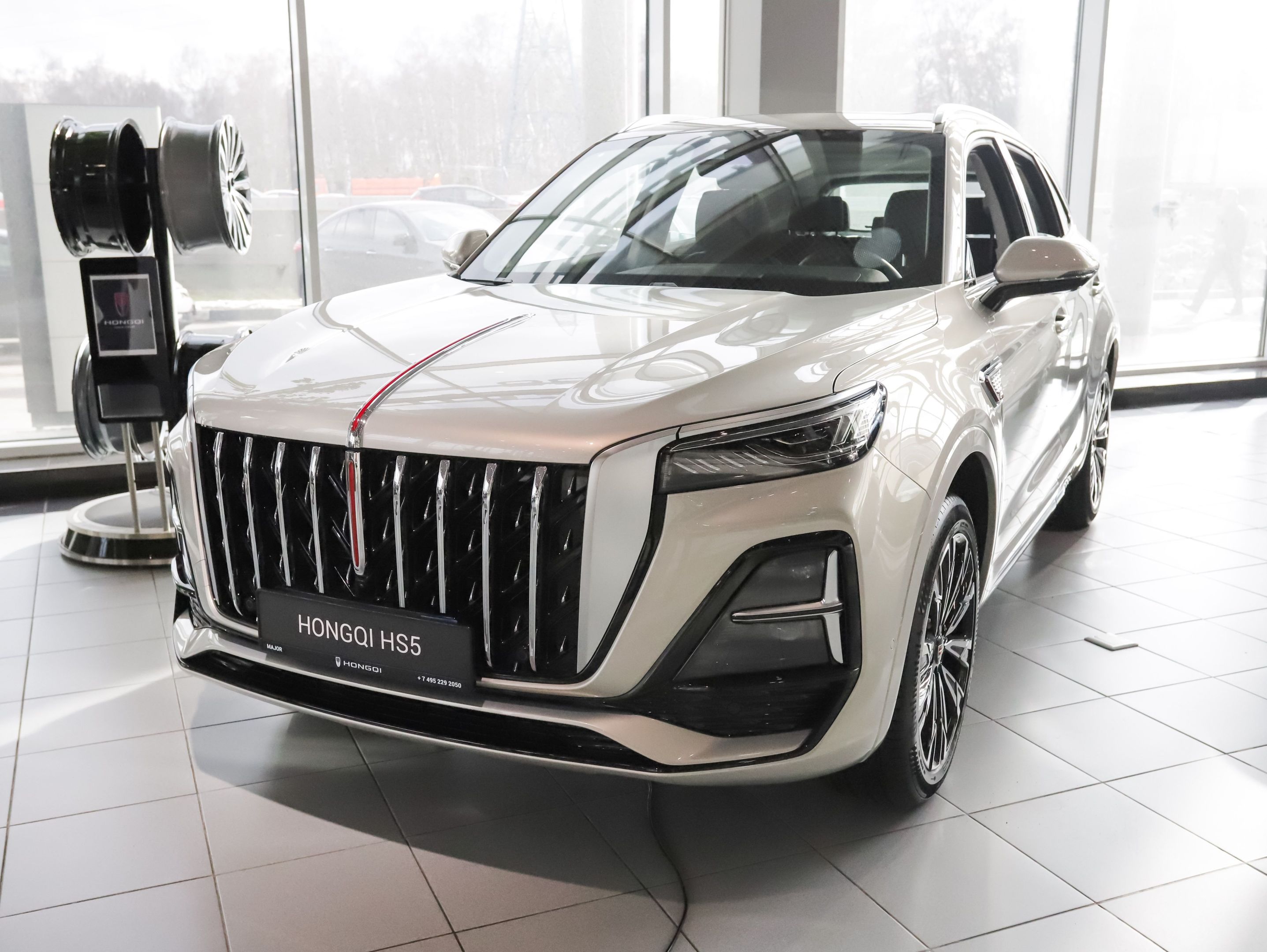 Hongqi HS5 Делюкс 2.0Т полный привод (Deluxe)